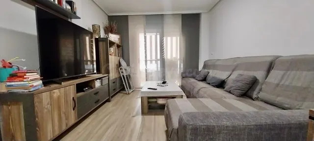Bonita vivienda en Guardamar, con 3 habitaciones y reformada - foto 2
