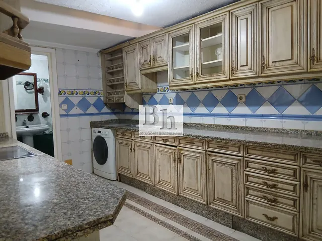 Oportunidad piso venta zona capuchinos concretamente avenida principal vistas despejadas, exterior, 4 dormitorios, 2 baños, garaje, patio, terraza, mejor ver... — 16