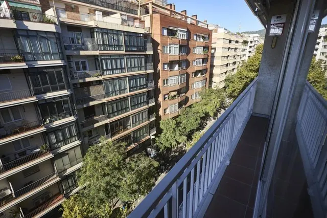 Piso alto y luminoso en galvany — 27