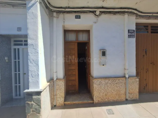Amplio Adosado en el Corazón de Fiñana - Una Oportunidad Úni - foto 2