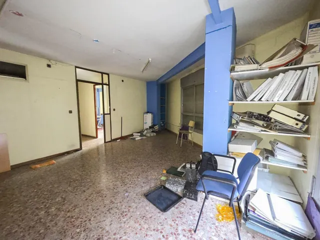 Tercera planta de edificio de oficinas en alquiler en el centro de Barberà del Vallès — 10