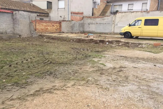 Solar de 758m2 edificable en venta en Deltebre – Zona La Cav - foto 2