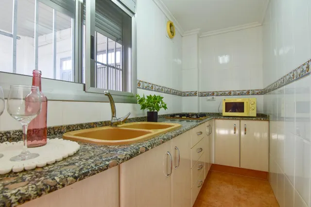 ¡Oportunidad única en Picassent! Casa en buen estado con gran potencial — 9