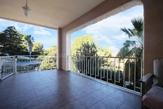 AMPLIO CHALET INDEPENDIENTE EN VENTA EN SIERRA PERENCHIZA — 2