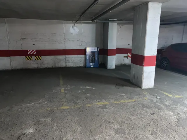 PLAZA DE GARAJE EN ALQUILER JUNTO AL CORTE INGLES — 2