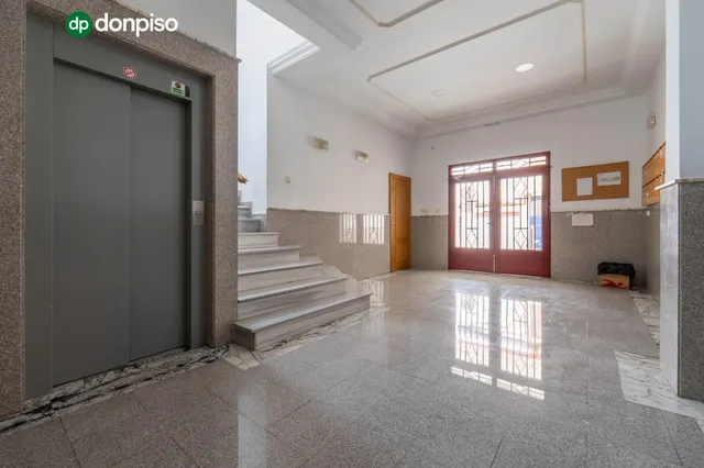 PISO EN LAS GABIAS JUNTO AL METRO — 36