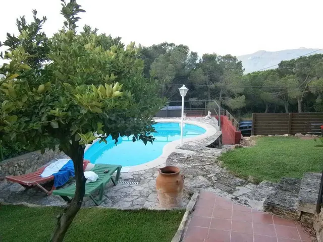Casa en Urbanización Les Teules, reformada. Parcela de 685 m
