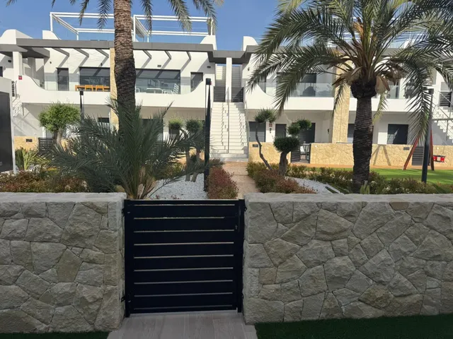 Bajo de 3 dormitorios bañado por el sol en Punta Prima | M1077 — 7