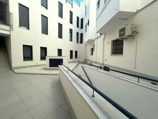 Piso 2 habitaciones 66m² en alquiler - López de Gomara — 38