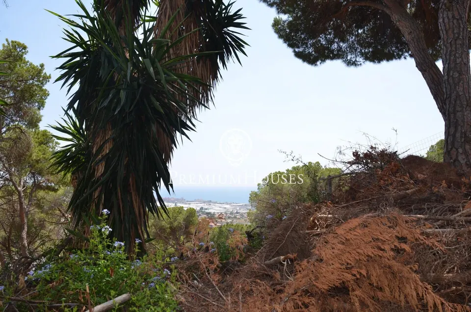 Terreno en venta en Premià de Dalt con vistas al mar