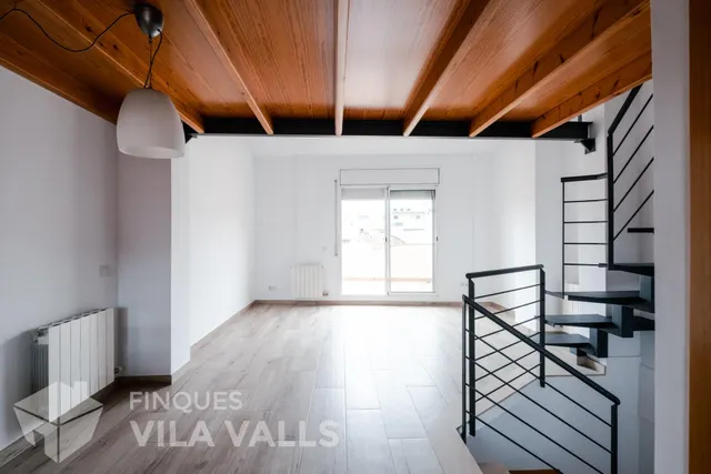 Piso dúplex en pleno centro de Caldes. Ascensor, terraza, 2 balcones y parking incluido. — 29