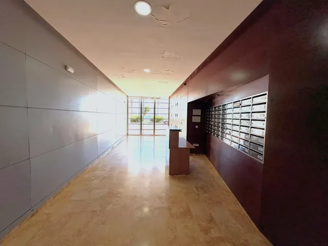 Apartamento moderno y espacioso en primera línea de mar junto a Playa del Cura. ¡3 dormitorios, 2 baños, balcón con vistas al mar (sureste) y piscina comunitaria! — 45