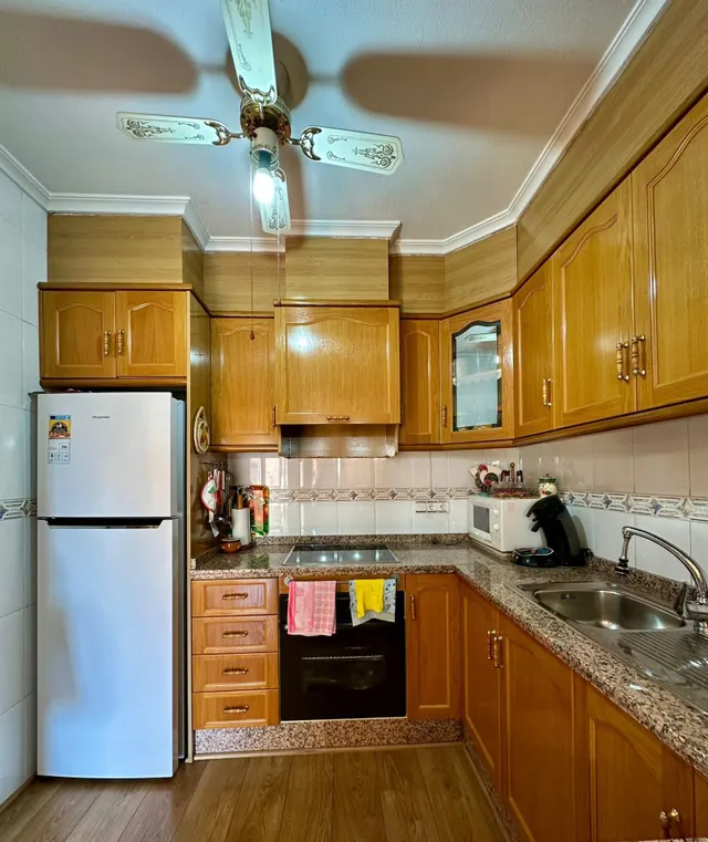 Se vende piso con garaje cerrado y terraza de 10 m2 en Torrevieja — 16