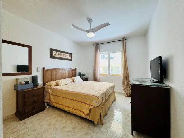 APARTAMENTO REFORMADO A 100 M DE LA PLAYA — 4