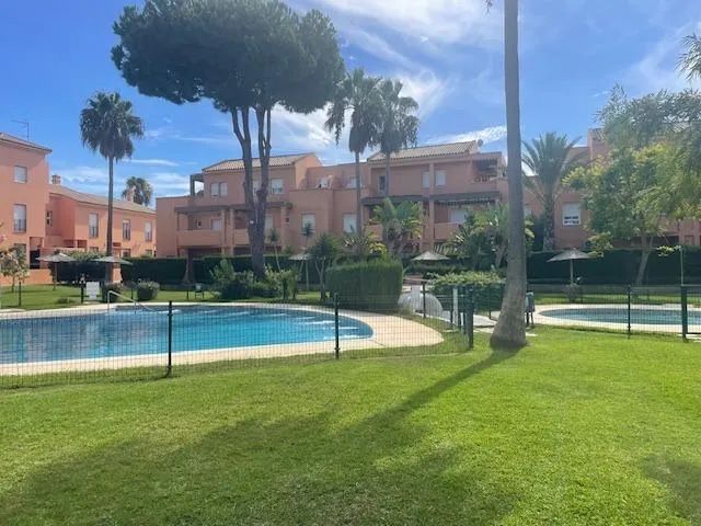 Apartamento en planta baja en urbanización Novo Sancti Petri. — 4