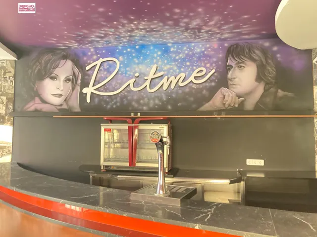 ALQUILER DE CAFETERIA PUB EN SOLLANA (VALENCIA) — 2