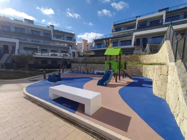 Vivienda AMUEBLADA ,,con gran terraza de 40 metros — 38