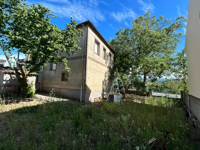 SE VENDE CASA PARA REFORMAR CON TERRENO URBANO EN CABAÑAS RA - foto 5