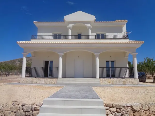VILLAS DE OBRA NUEVA EN PINOSO — 8