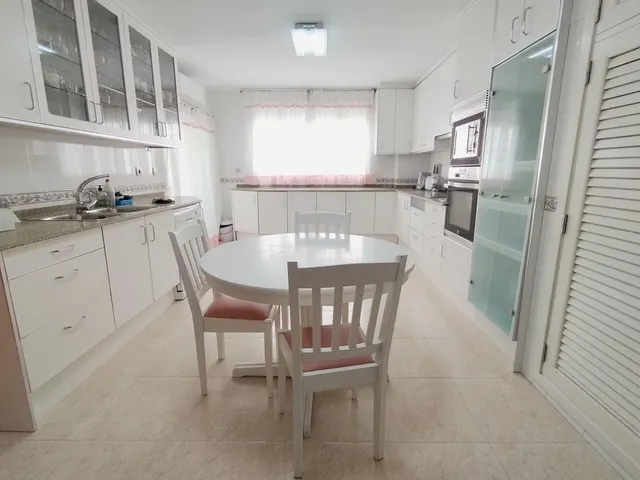Soberbio piso en Avenida Ramón y Cajal — 10