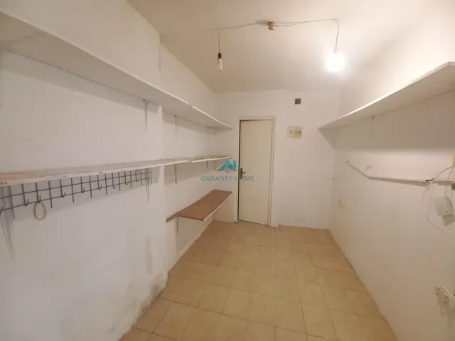 Se alquila local comercial en Colindres — 10