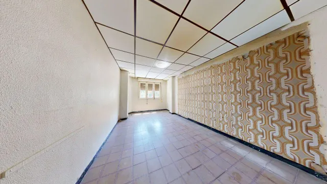 Piso de 89 m2 útiles con AMPLIA TERRAZA DE 40m2!!! Distribuido en cinco dormitorios, salón, cocina con despensa y terraza interior a patio de luces y un baño. — 8