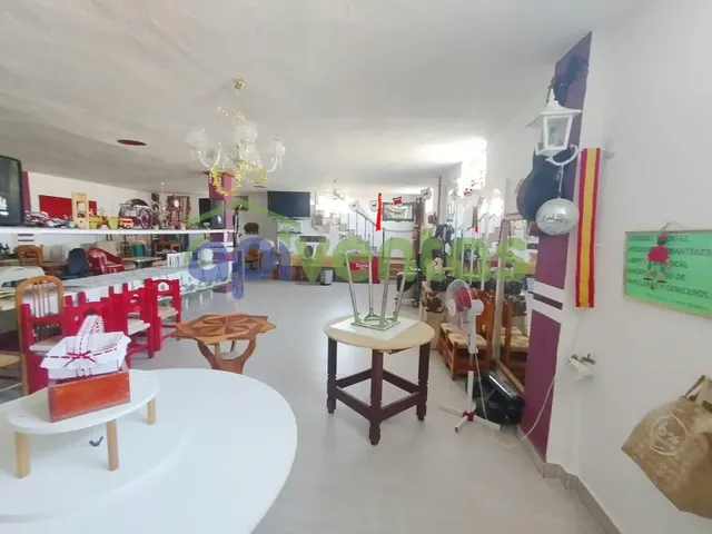 Casa vallada de 3 plantas — 27