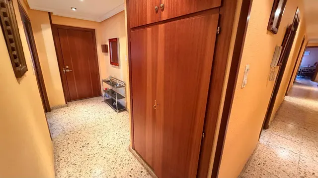 Piso de 4 habitaciones, dos terrazas en calle corredera — 14
