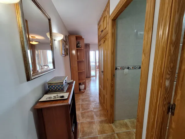 ️ estudio en 14.ª planta con vistas al skyline de Benidorm y al mar, a unos 800 mts. a la playa — 16