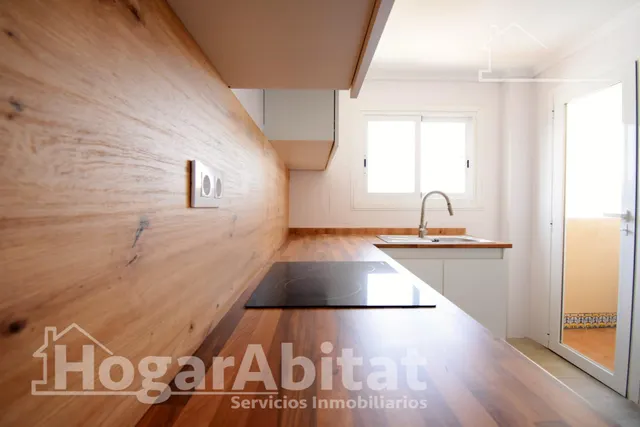 ÁTICO REFORMADO CON TERRAZA Y VISTAS DESPEJADAS AL MONTGÓ — 35