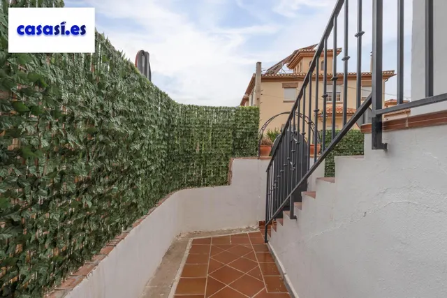 Encantadora Casa Reformada en Ogijares con Vistas y Espacios para Disfrutar — 46