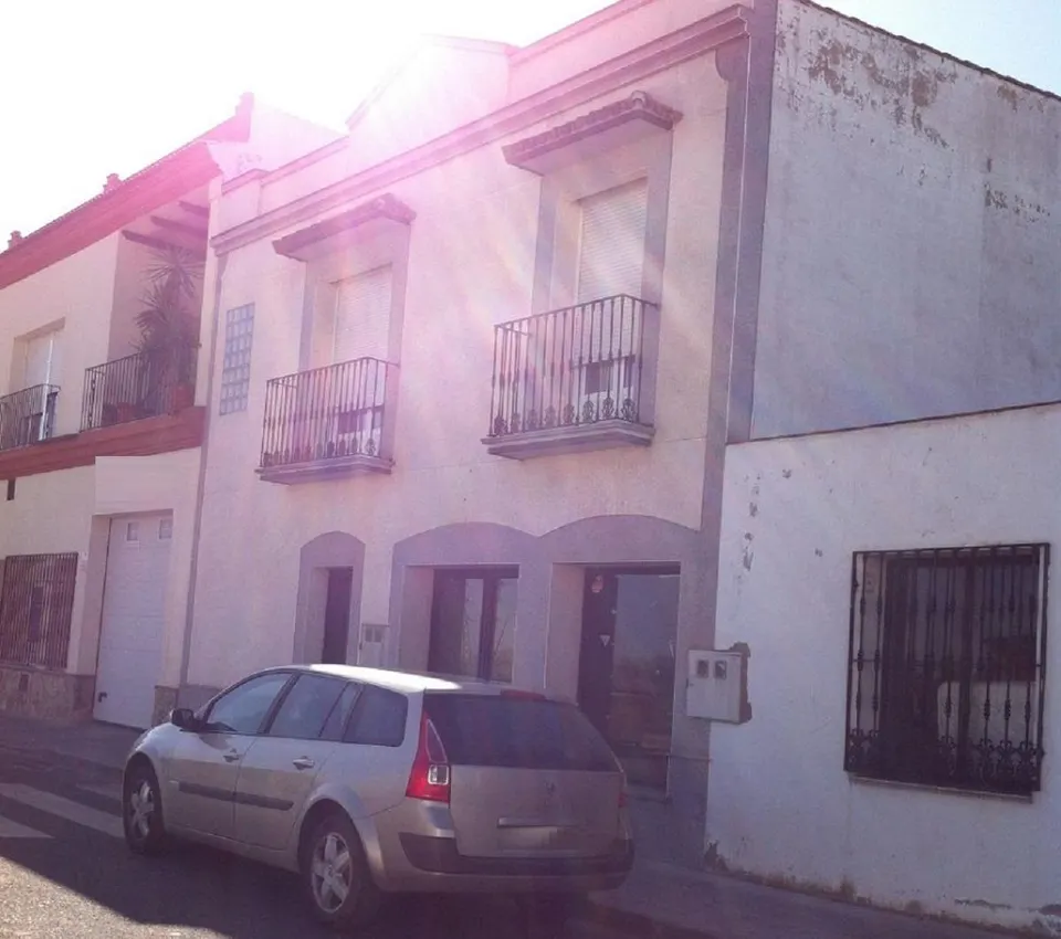 VIVIENDA EN VENTA EN VALDELACALZADA
