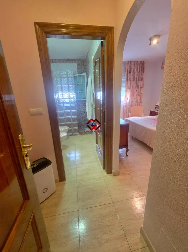 Villa en esquina con piscina privada, garaje a 800 m de la playa en Santiago de la Ribera — 24