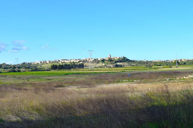 Finca rústica con posibilidad de construir una vivienda en M - foto 4