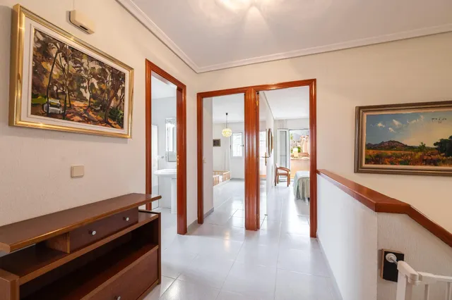 Amplia vivienda con piscina privada, terraza y garaje cerrado — 21