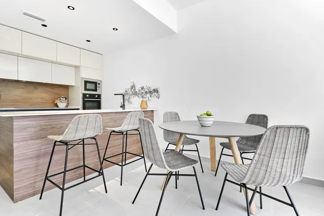 Chalet Moderno con Jardín en Torrevieja - Ideal Familias — 17