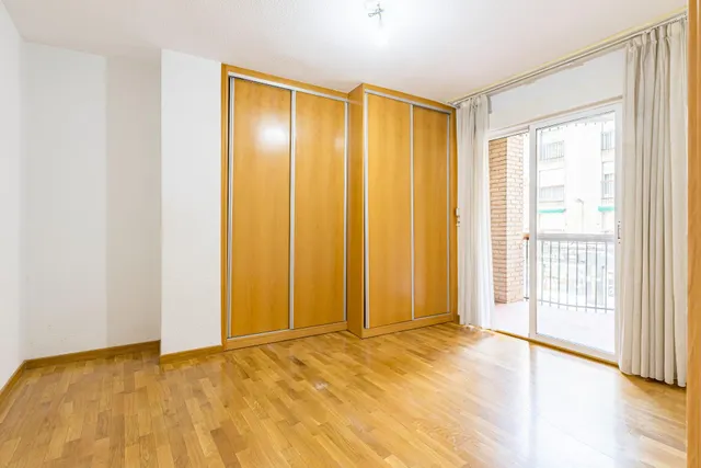 Vivienda de 3 dormitorios con terraza en calle del Pilar, centro de Murcia. — 7