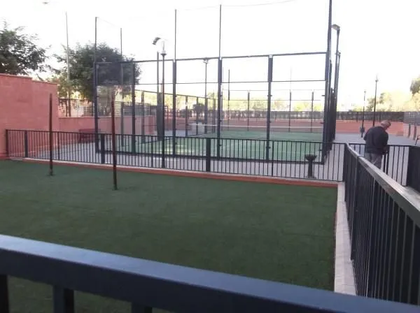 Vivienda con garaje y piscina — 25