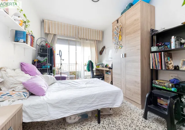 En Venta Piso de 4 dormitorios con ascensor, ideal para reformar a tu gusto. — 19