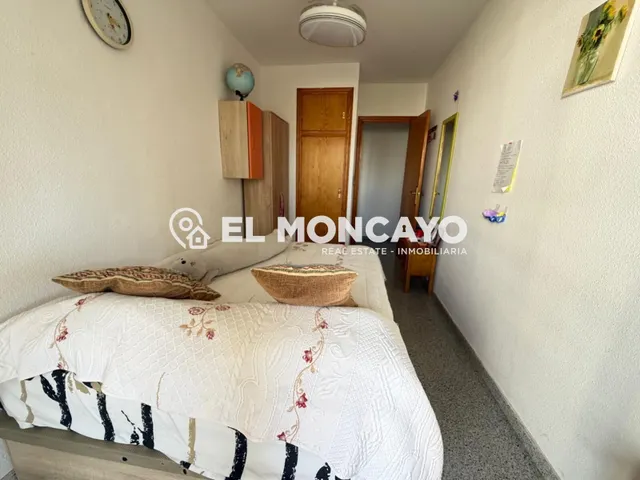Fantástico apartamento de tres dormitorios a tan solo 300m de las playas de Guardamar del Segura, Alicante — 9