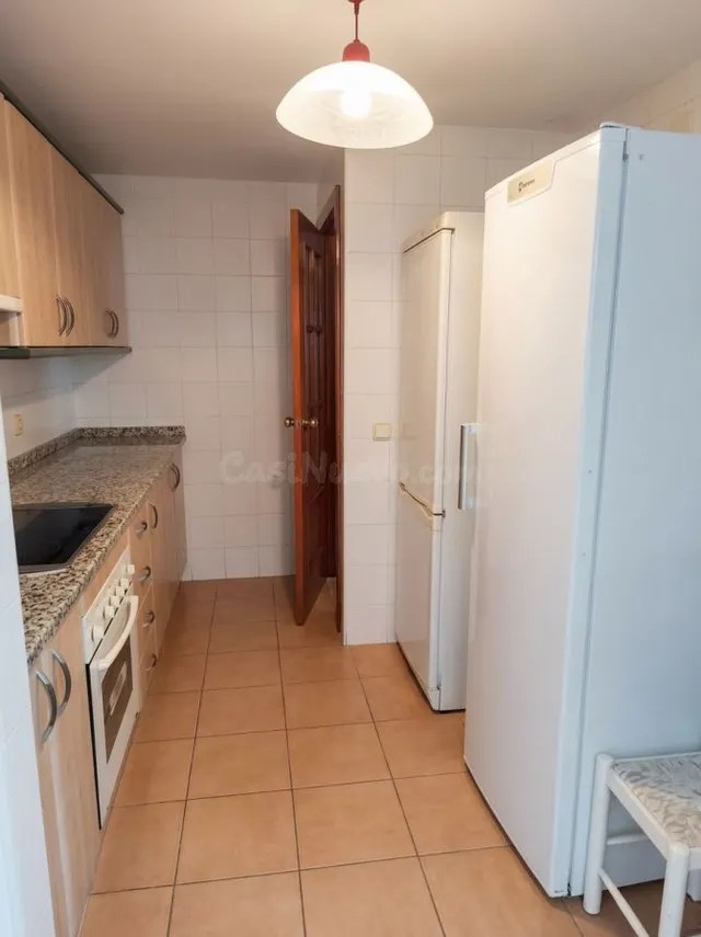 Se alquila amplio y luminoso piso de 90 m2, totalmente amueb - foto 3