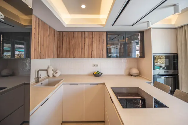 Impresionante Vivienda de Lujo con Diseño Moderno y Comodidades Exclusivas — 11
