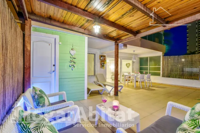 REFORMADO CON TERRAZA Y LICENCIA TURÍSTICA JUNTO AL MAR - foto 3
