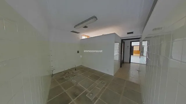 2 LOCALES DE 821 M2. EN TOTAL, FIGUERES — 50