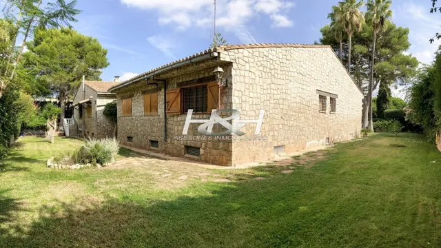 Sensacional villa en urbanización Santa Bárbara. / HH Asesores inmobiliarios. — 7