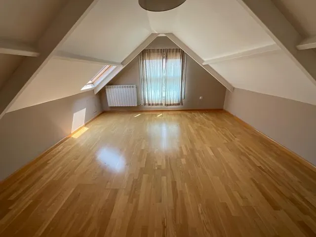 VIVIENDA ADOSADA EN ASTORGA — 13