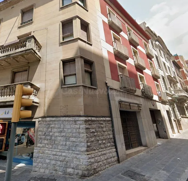 Se vende residencial OKUPA en Avenida Estanislau Figueres 25