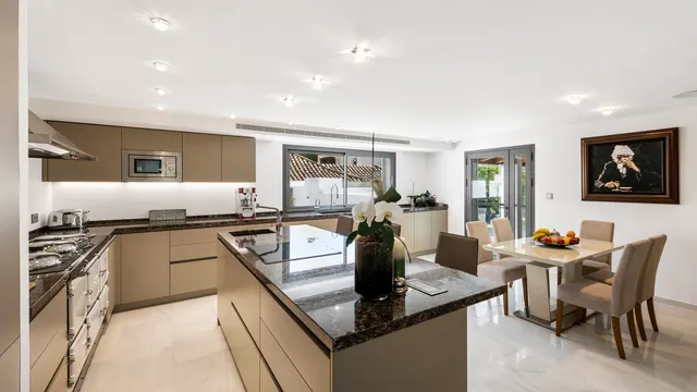 Chalet 6 habitaciones 712m² en venta - Marbella — 11