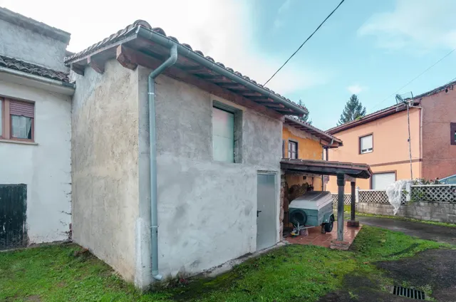 Casa típica asturiana con historia y gran potencial en Soto  - foto 5