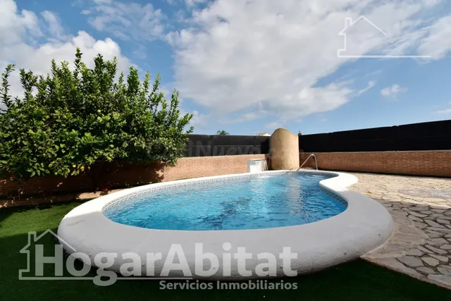 ESPECTACULAR CHALET CON PISCINA, GARAJE, TERRAZA Y ASCENSOR — 2